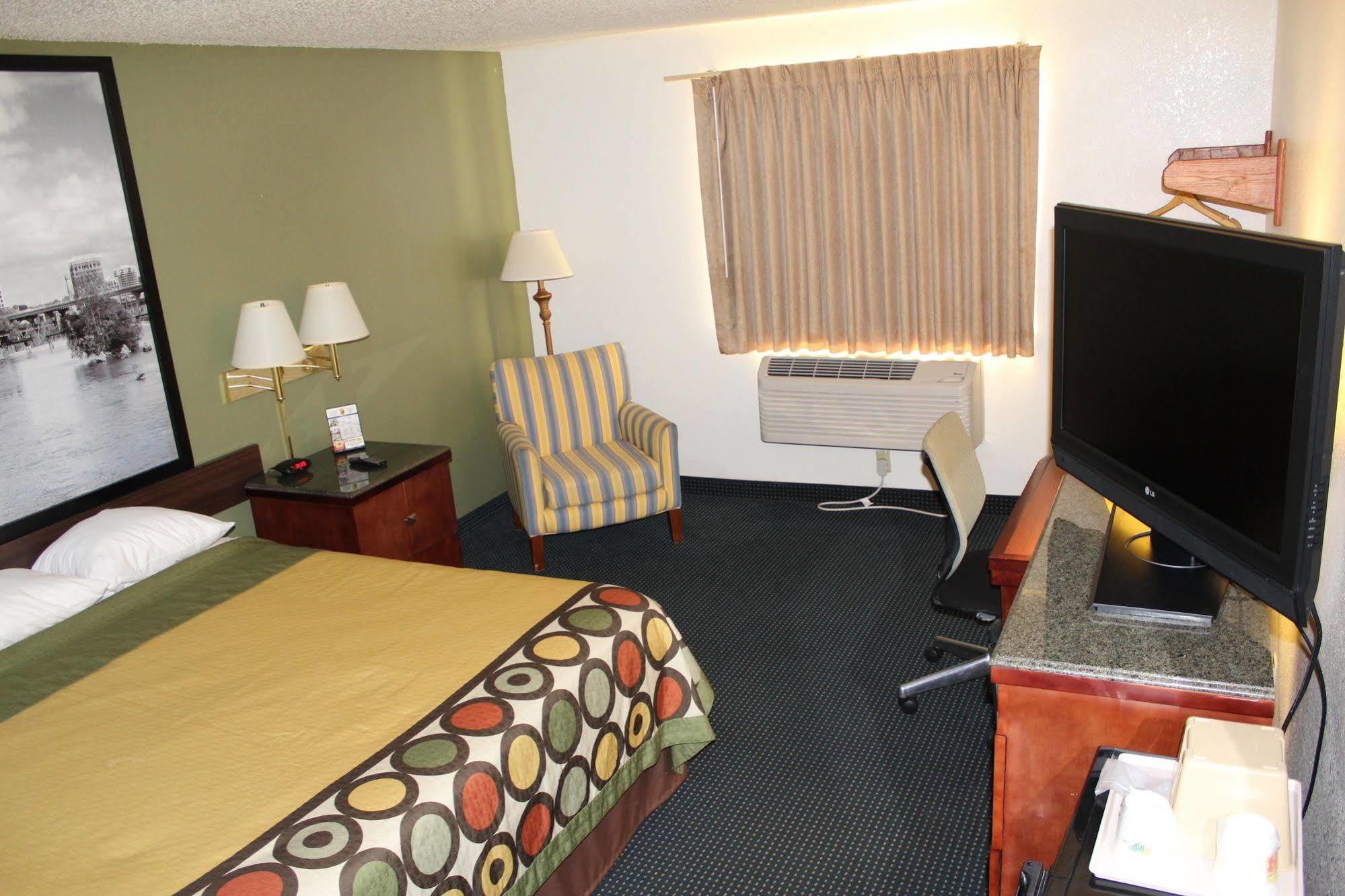 Hotel Super 8 By Wyndham Newport News/Jefferson Ave. Exterior foto